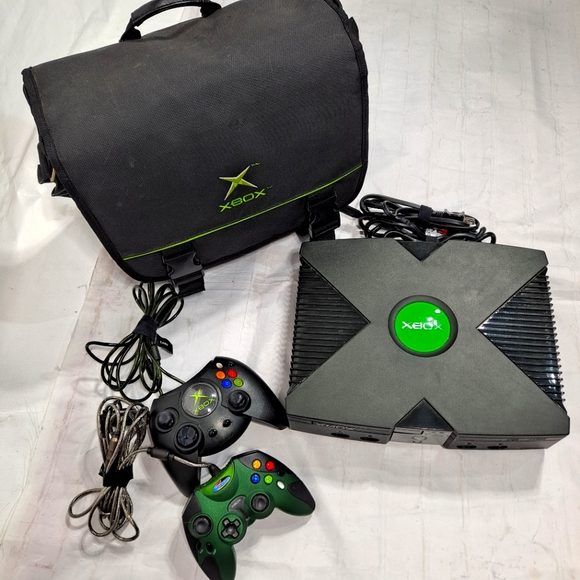 Xbox Gaming System 1st Generation With Xbox Logo Bag - Picture 1 of 15